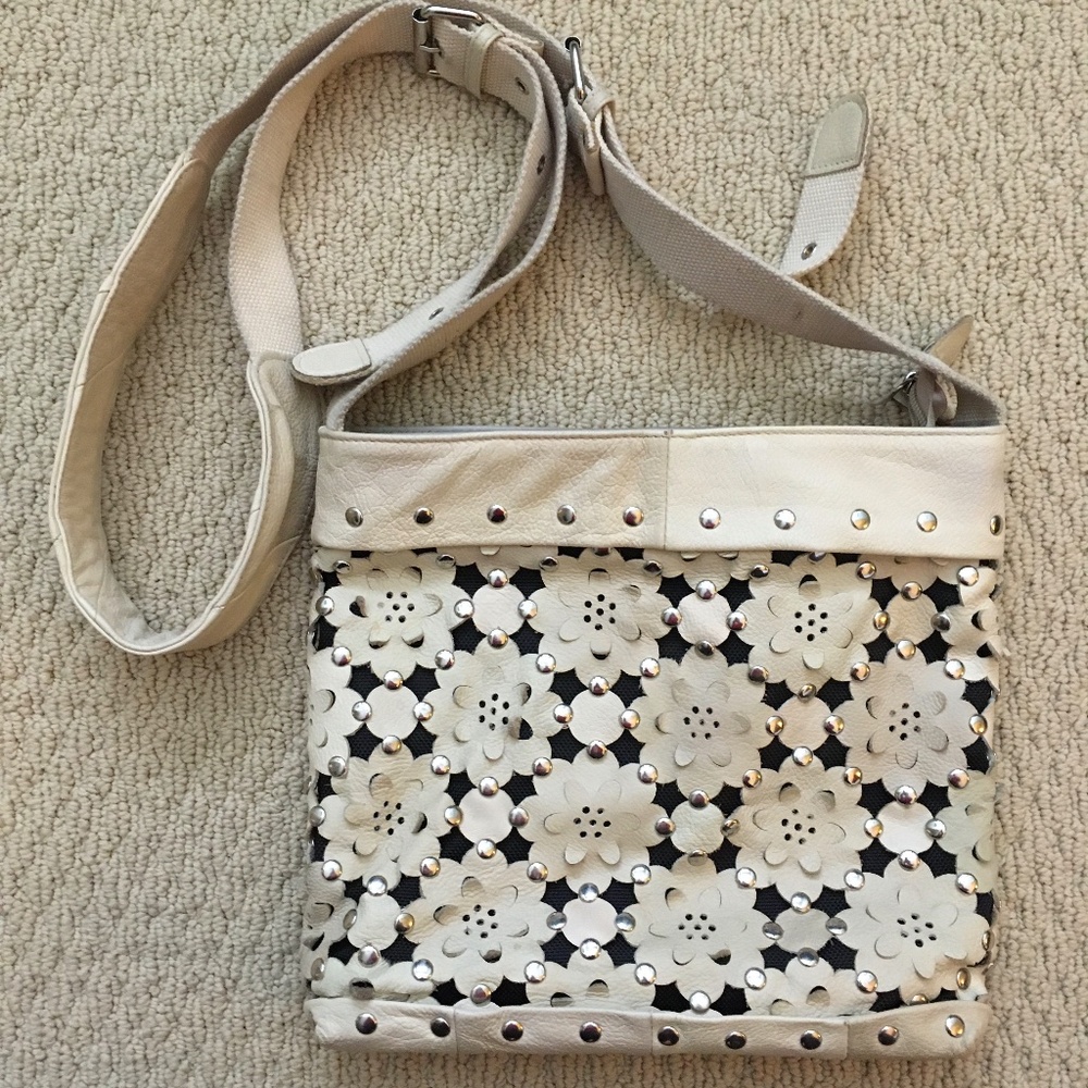 Dan W Crossbody leather Handbag, Black/Cream